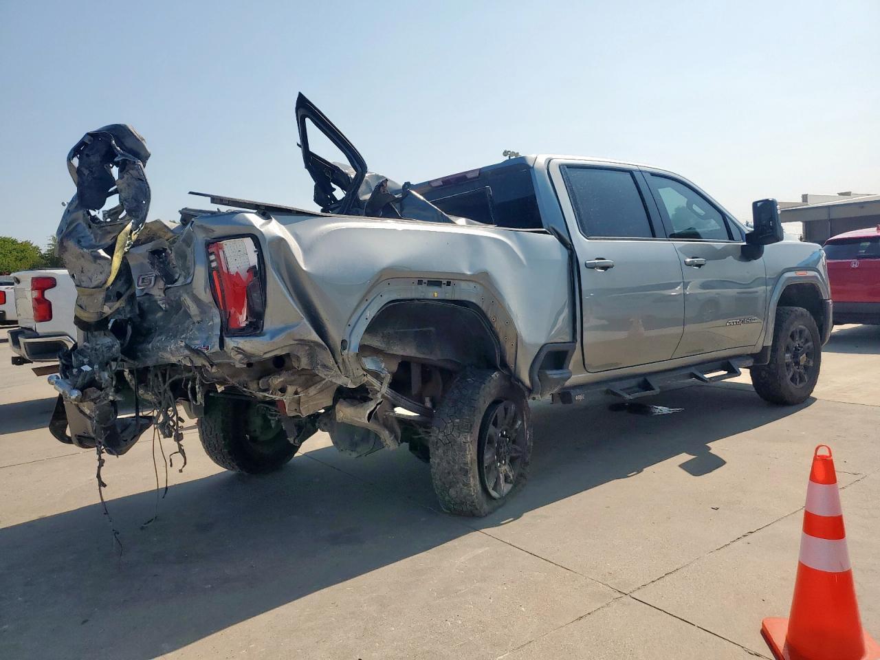 2024 GMC Sierra K2500 At4 - Image 3