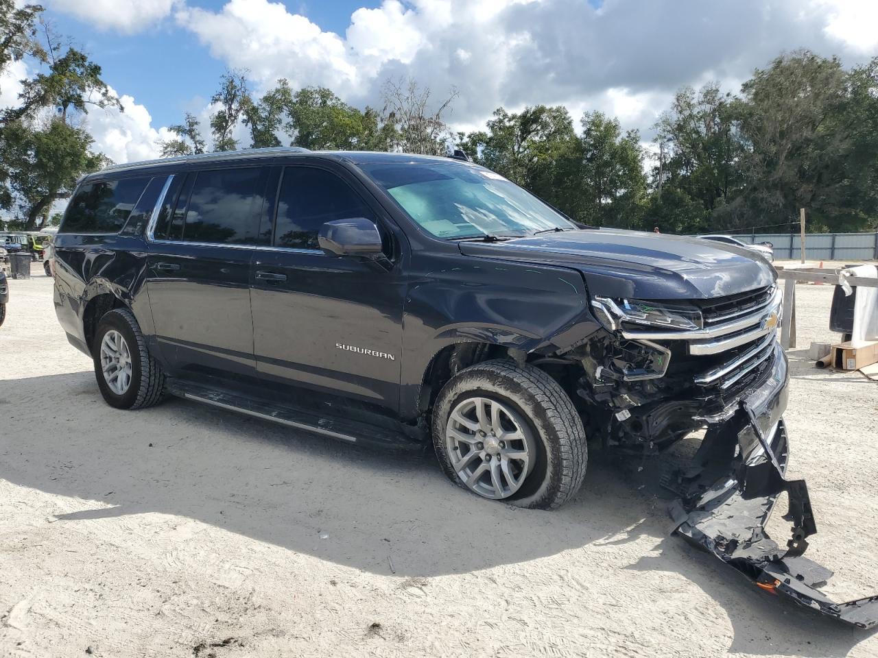 2023 Chevrolet Suburban K1500 Lt - Image 4