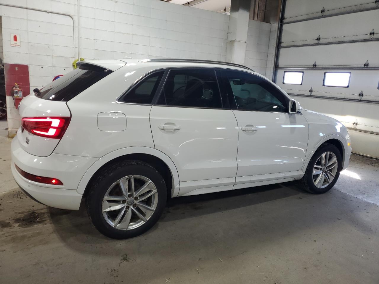 2017 Audi Q3 Premium Plus - Фото 3