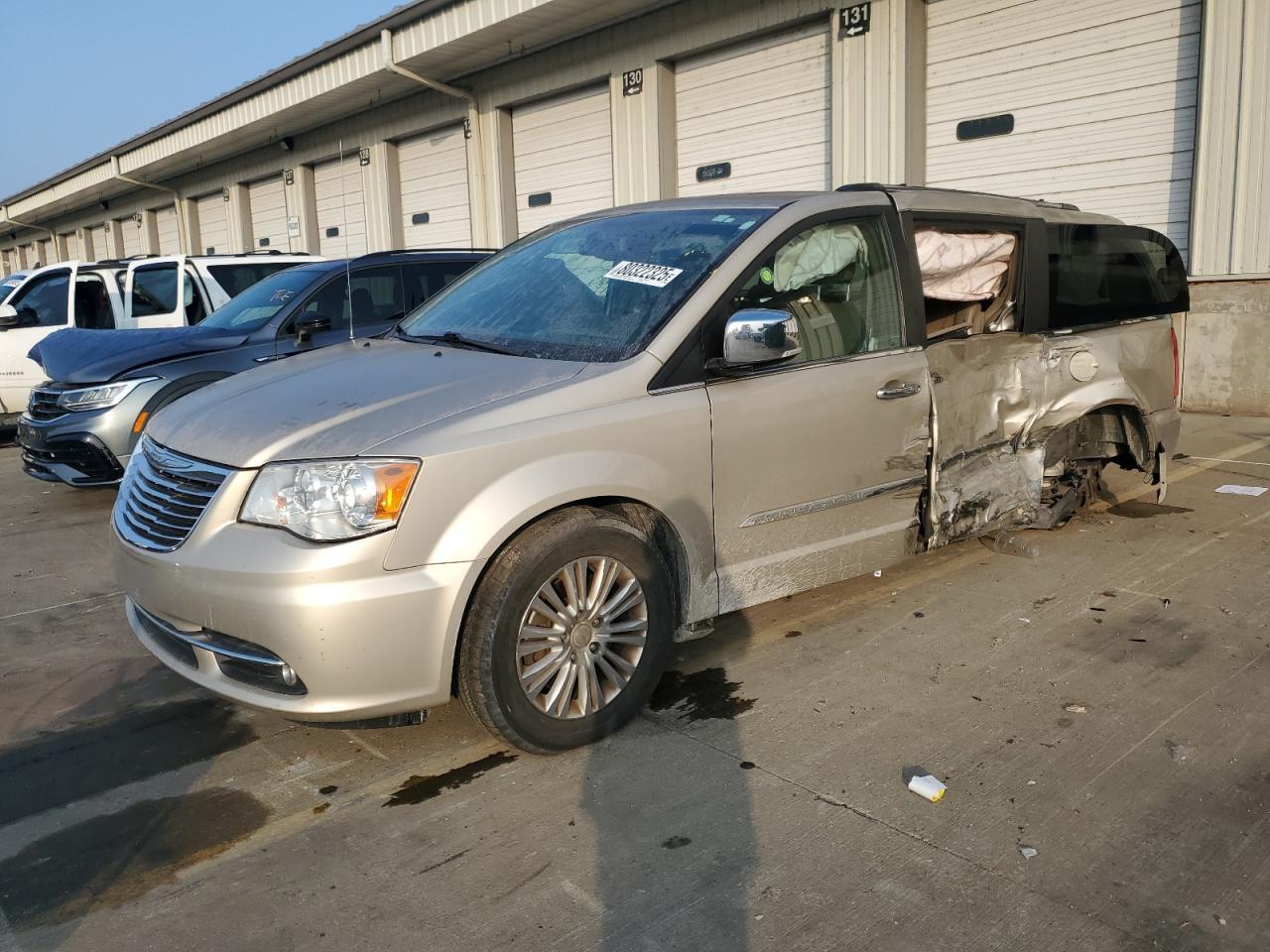 2015 Chrysler Town & Country Limited Platinum