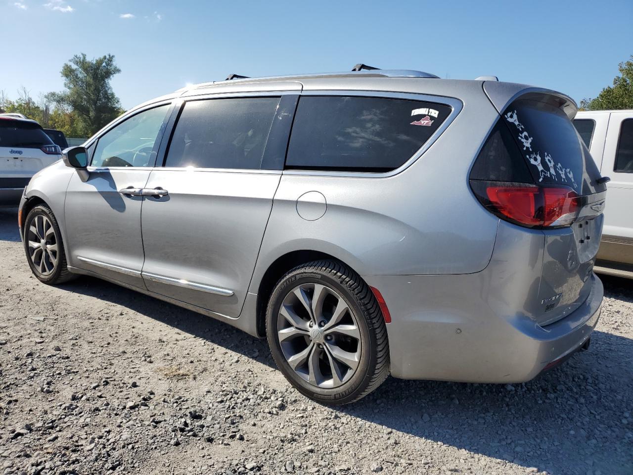 2018 Chrysler Pacifica Limited - Фото 2