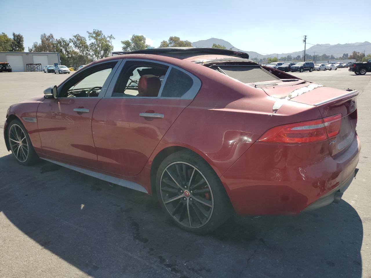 2018 Jaguar Xe S - Фото 2