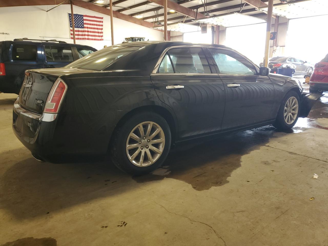 2012 Chrysler 300C - Фото 3