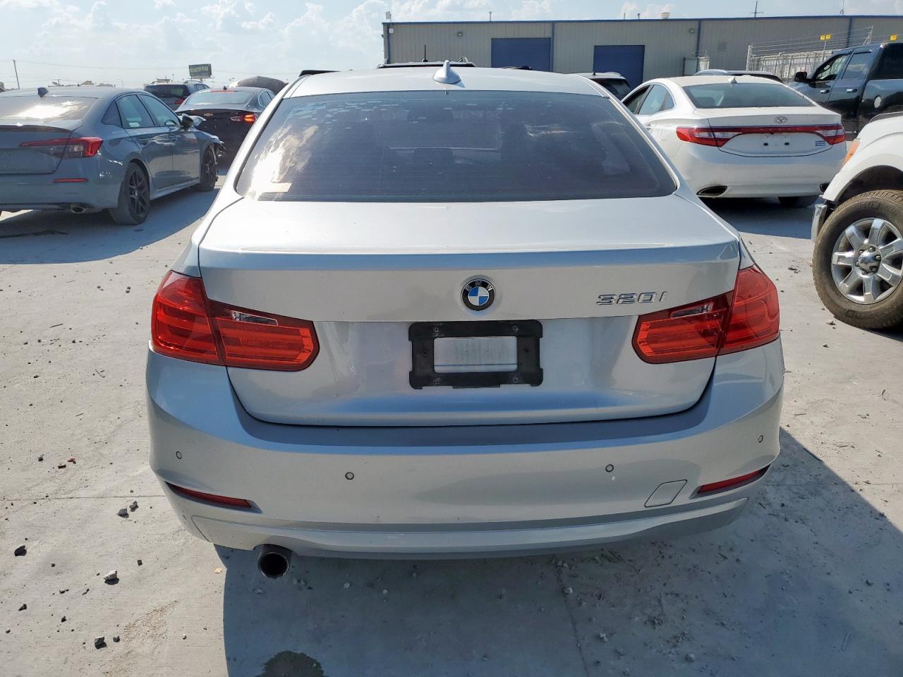 2015 BMW 320 I - Image 6