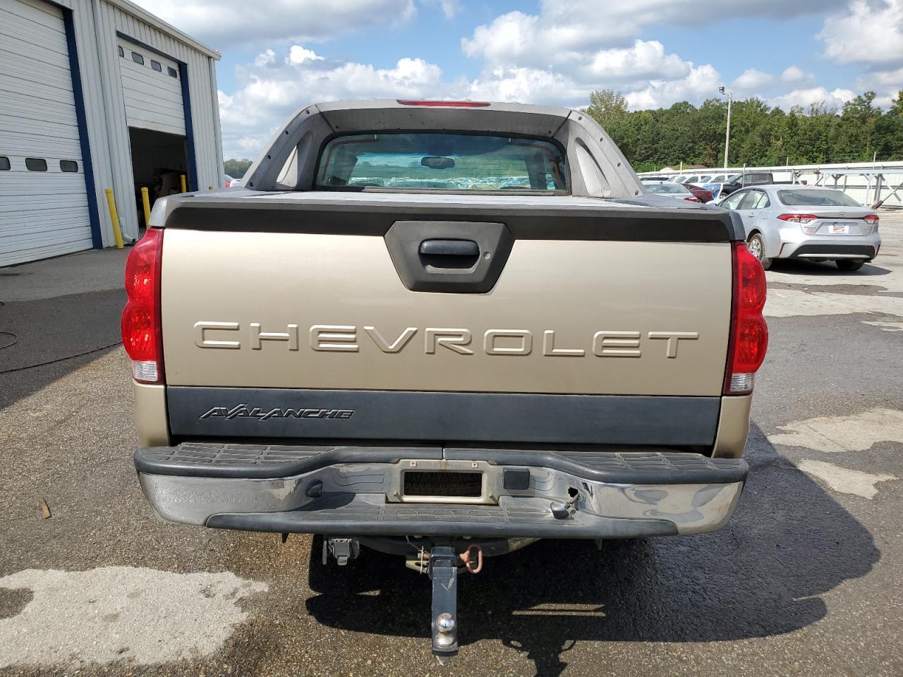 2006 Chevrolet Avalanche C1500 - Image 6