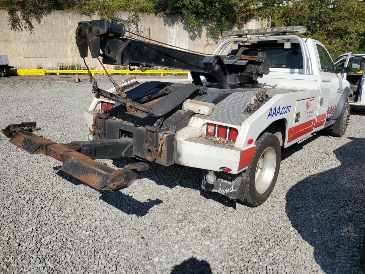 2012 Dodge Ram 5500 St - Image 3