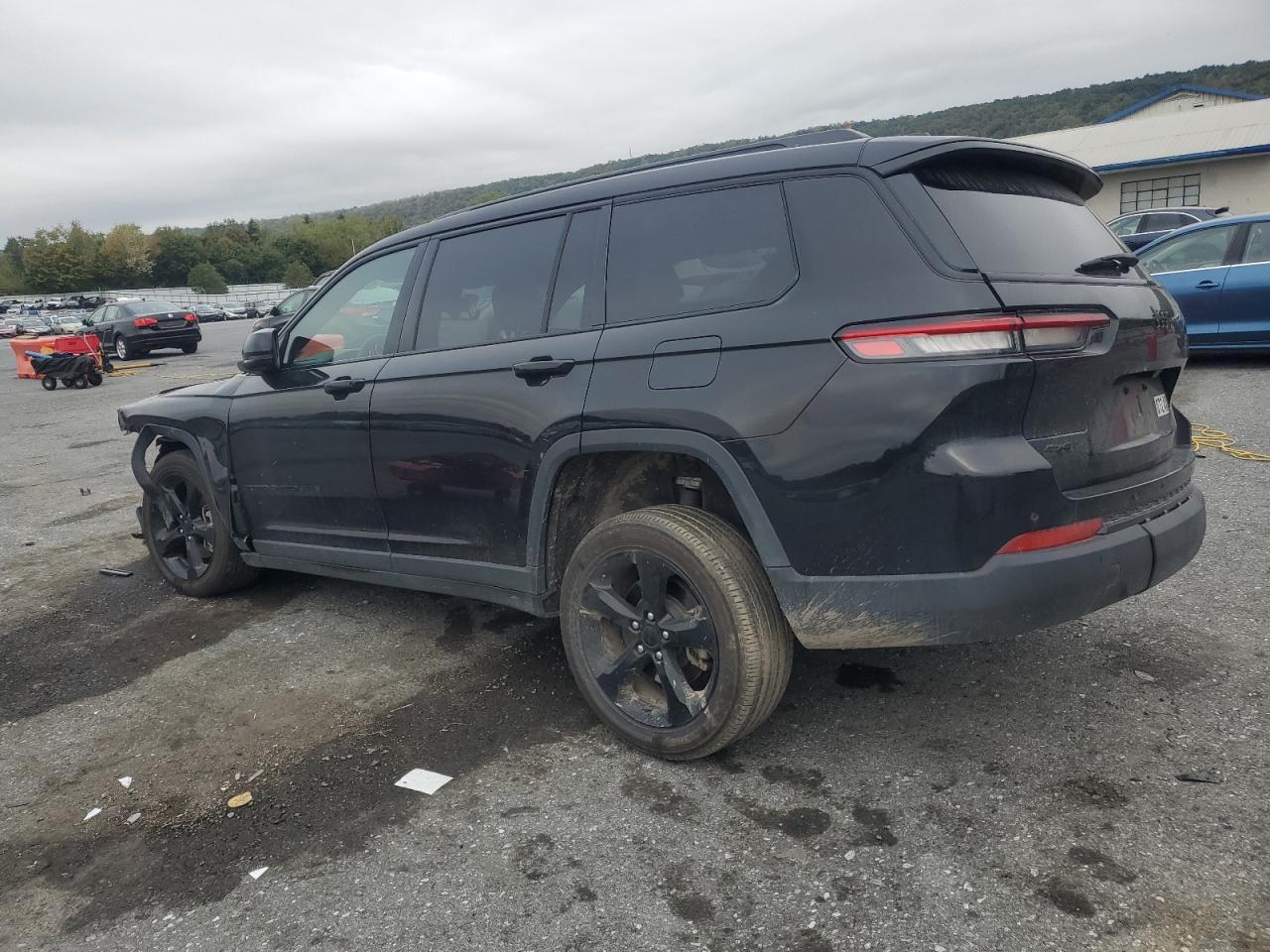 2024 Jeep Grand Cherokee L Laredo - Image 2