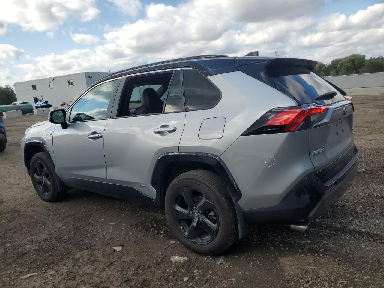 2021 Toyota Rav4 Xle - Image 2