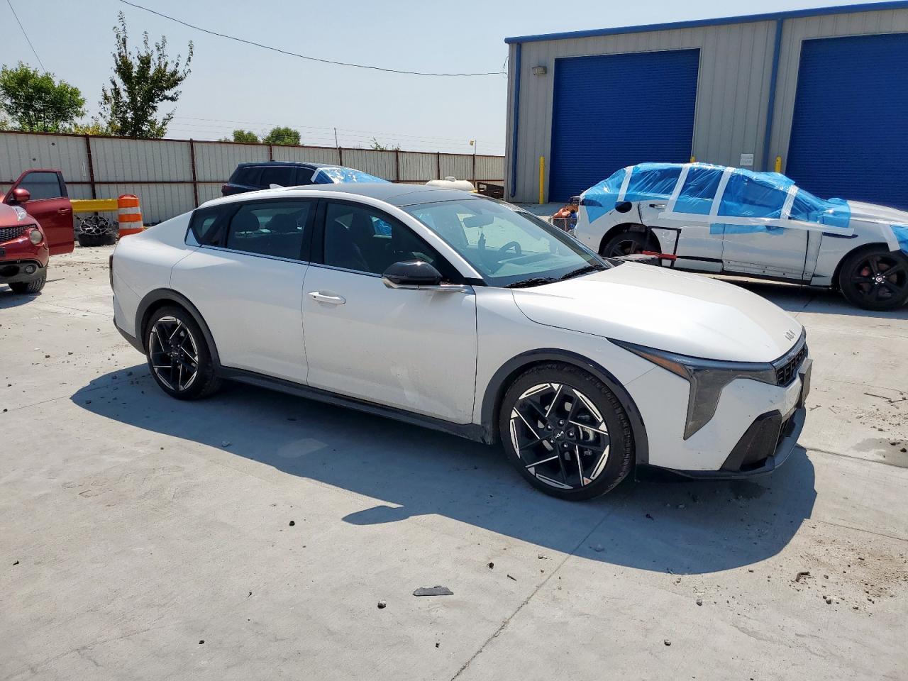 2025 Kia K4 Gt Line - Image 4