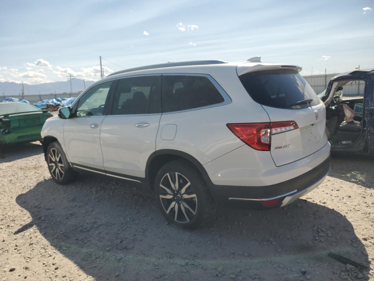 2021 Honda Pilot Touring - Image 2