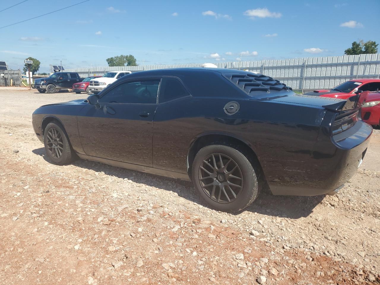 2013 Dodge Challenger Sxt - Image 2