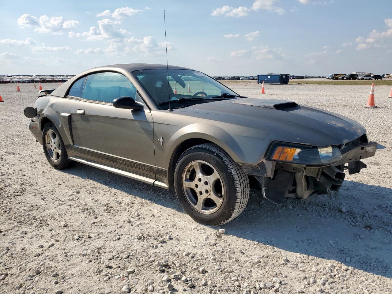 2002 Ford Mustang - Image 4