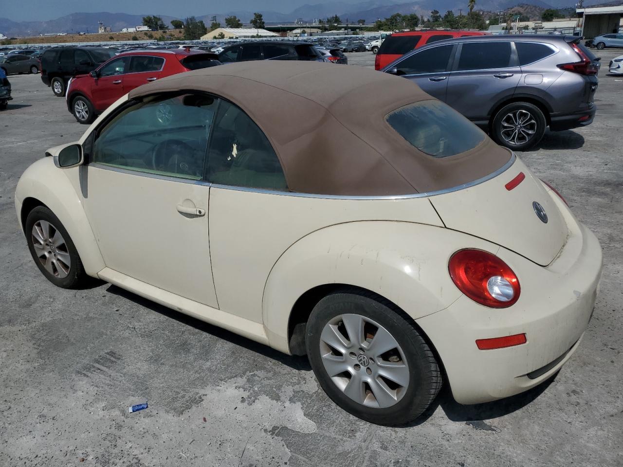 2009 Volkswagen New Beetle S - Фото 2
