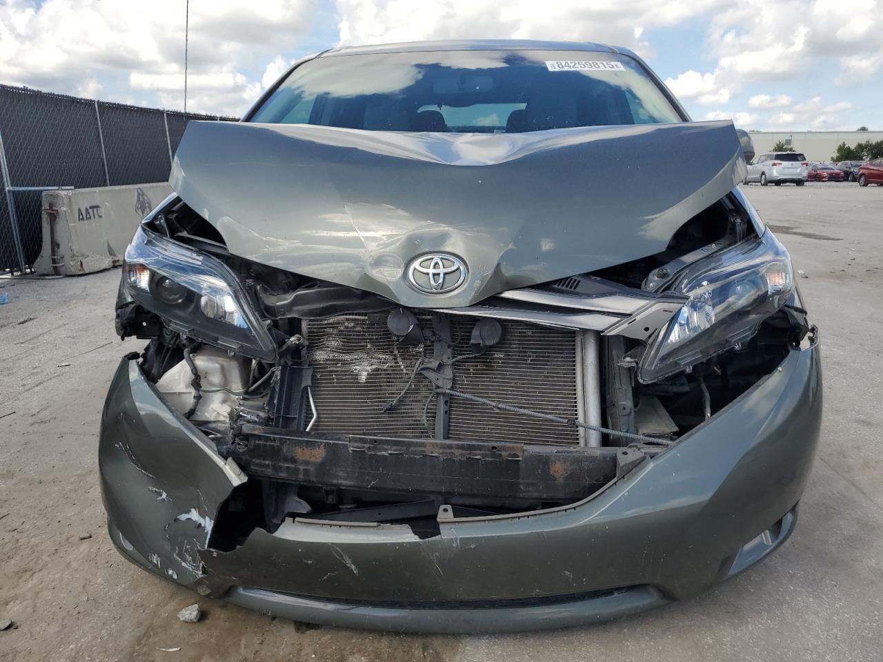 2013 Toyota Sienna Xle - Фото 5