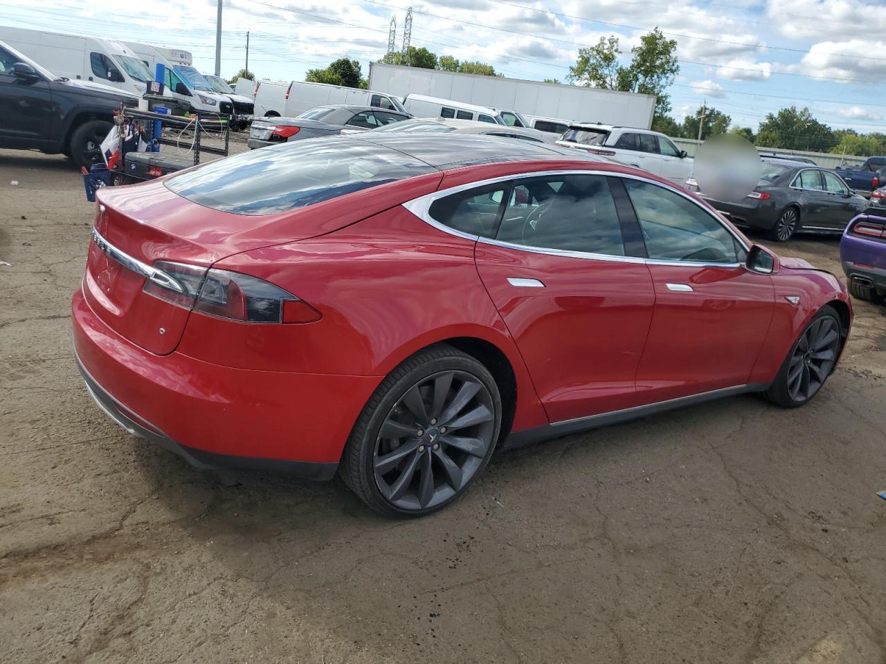 2015 Tesla Model S - Фото 3