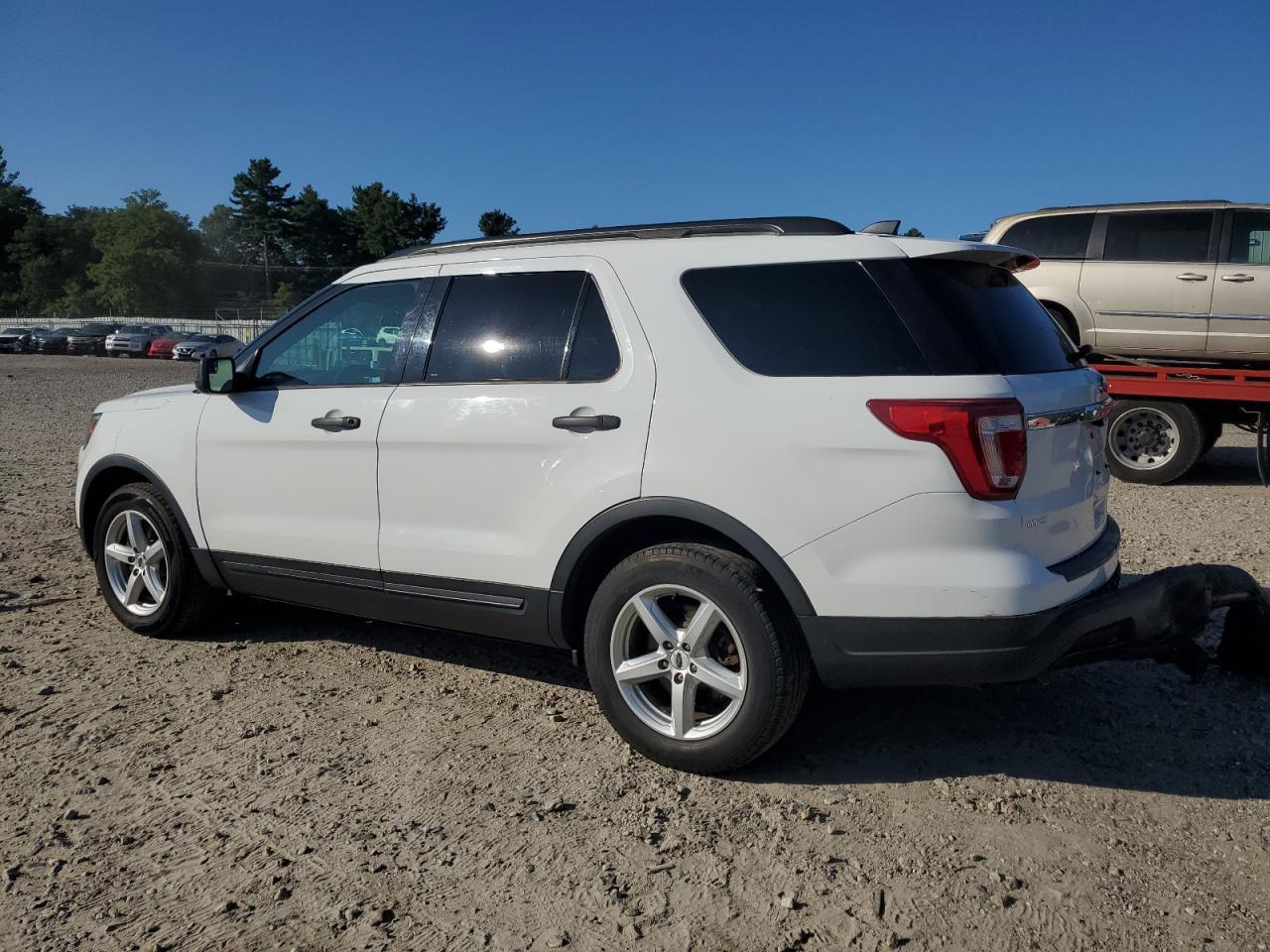 2018 Ford Explorer - Фото 2
