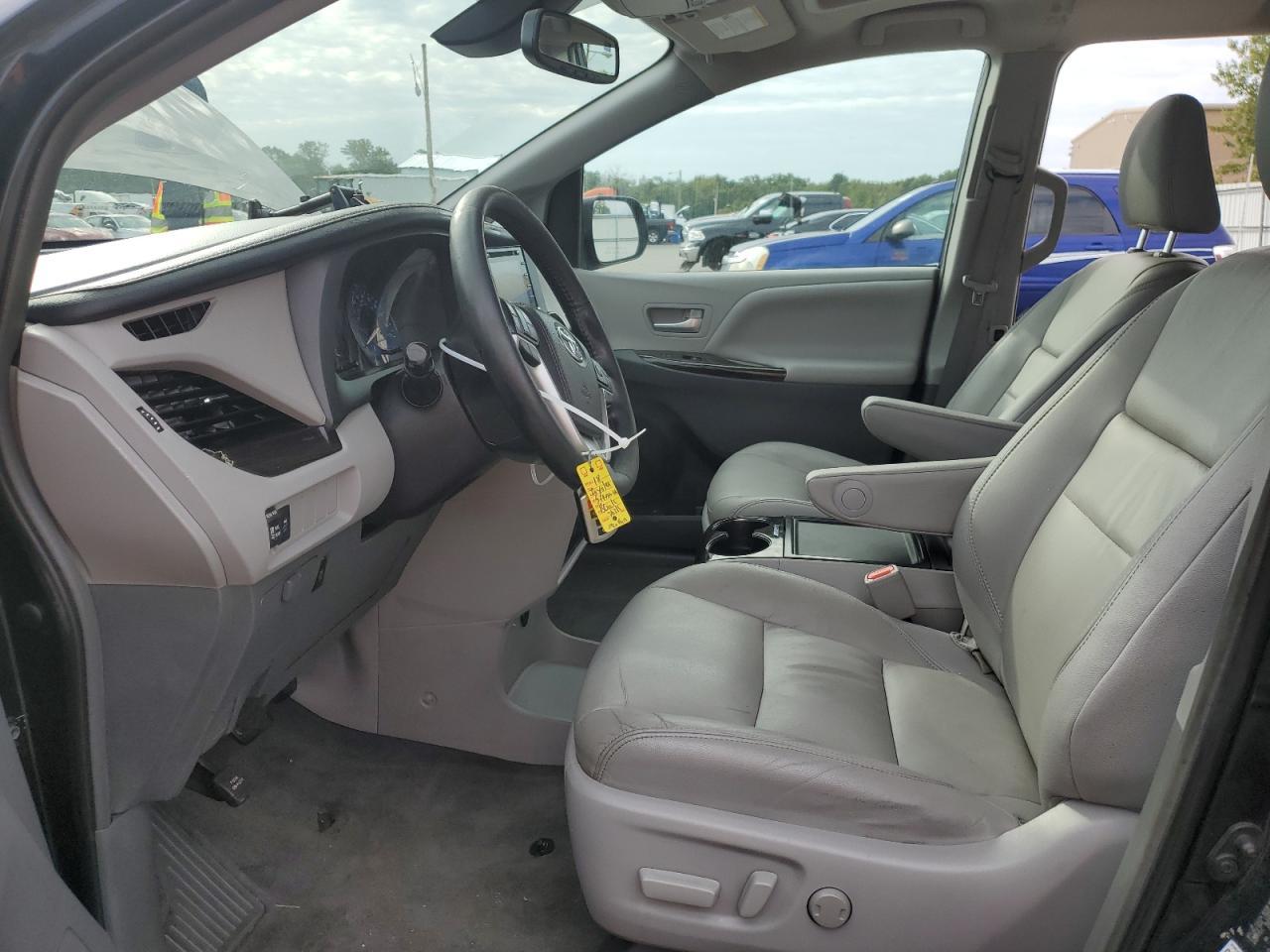 2018 Toyota Sienna Xle - Image 7