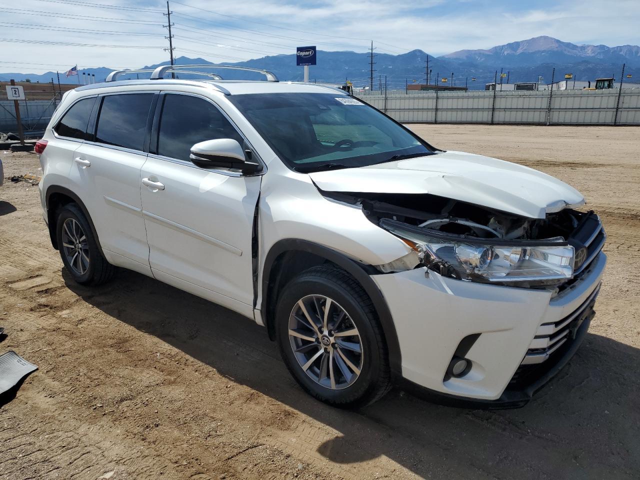 2017 Toyota Highlander Se - Фото 4