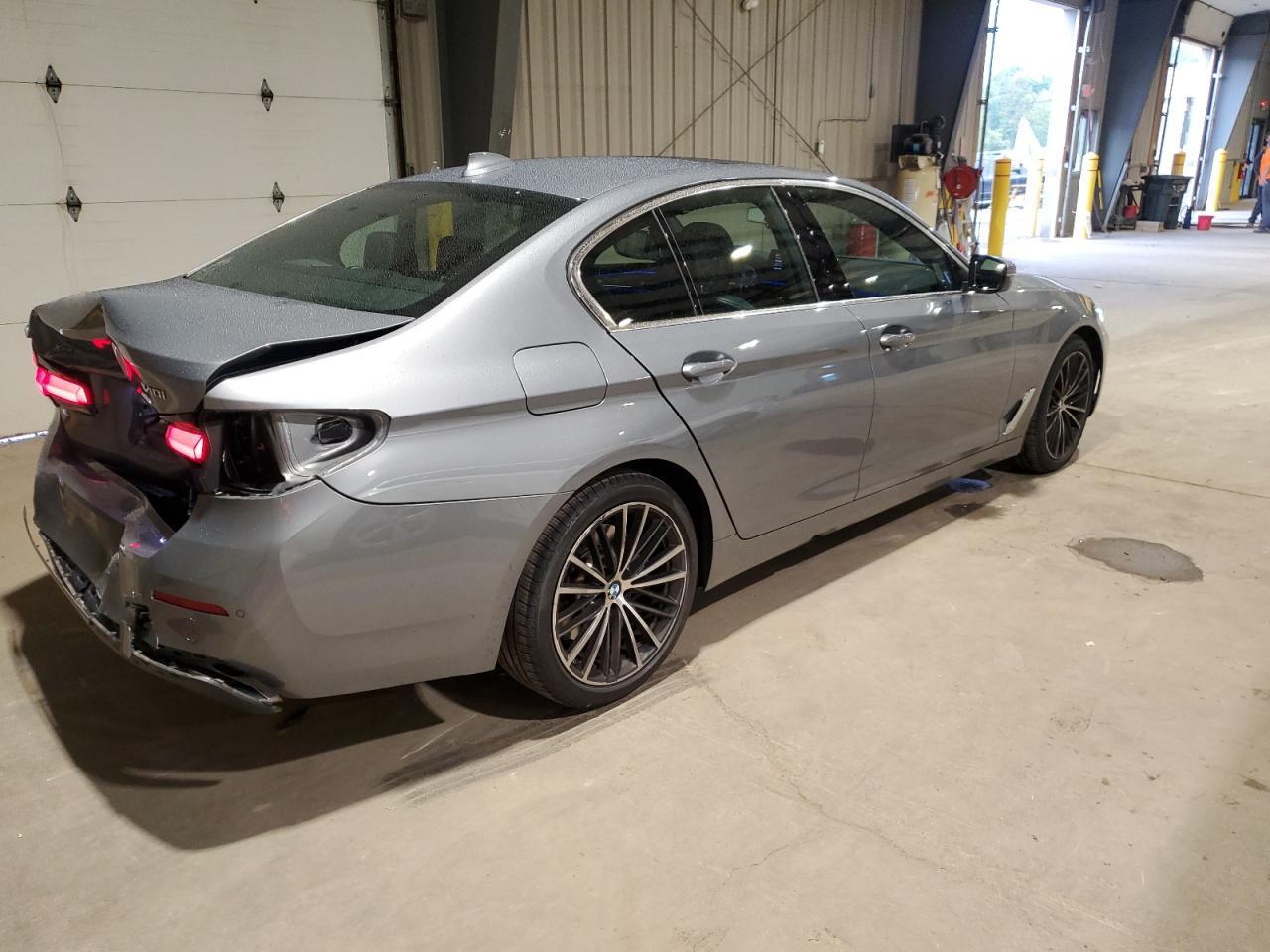 2023 BMW 540 Xi - Image 3