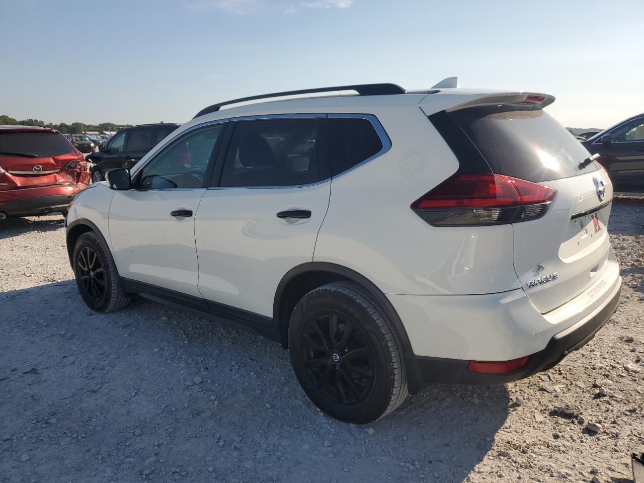 2017 Nissan Rogue Sv - Фото 2