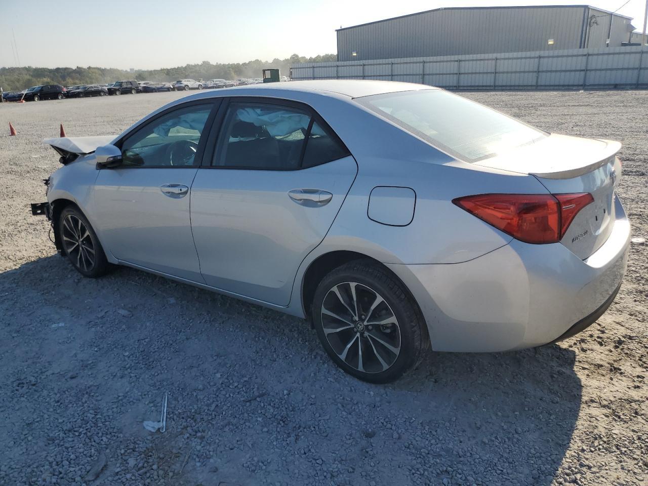 2017 Toyota Corolla L - Фото 2