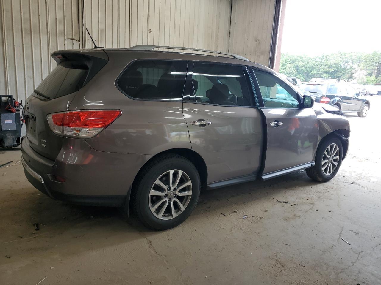 2013 Nissan Pathfinder S - Image 3