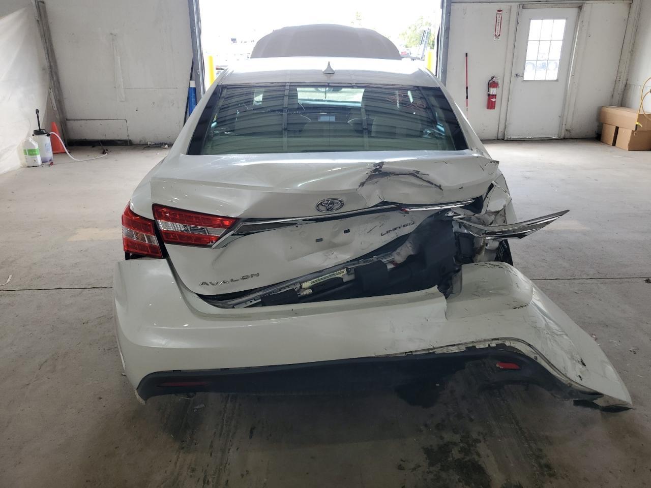 2014 Toyota Avalon Base - Image 6