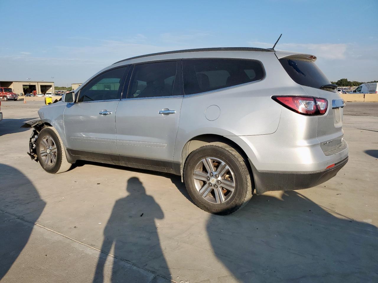 2017 Chevrolet Traverse Lt - Фото 2