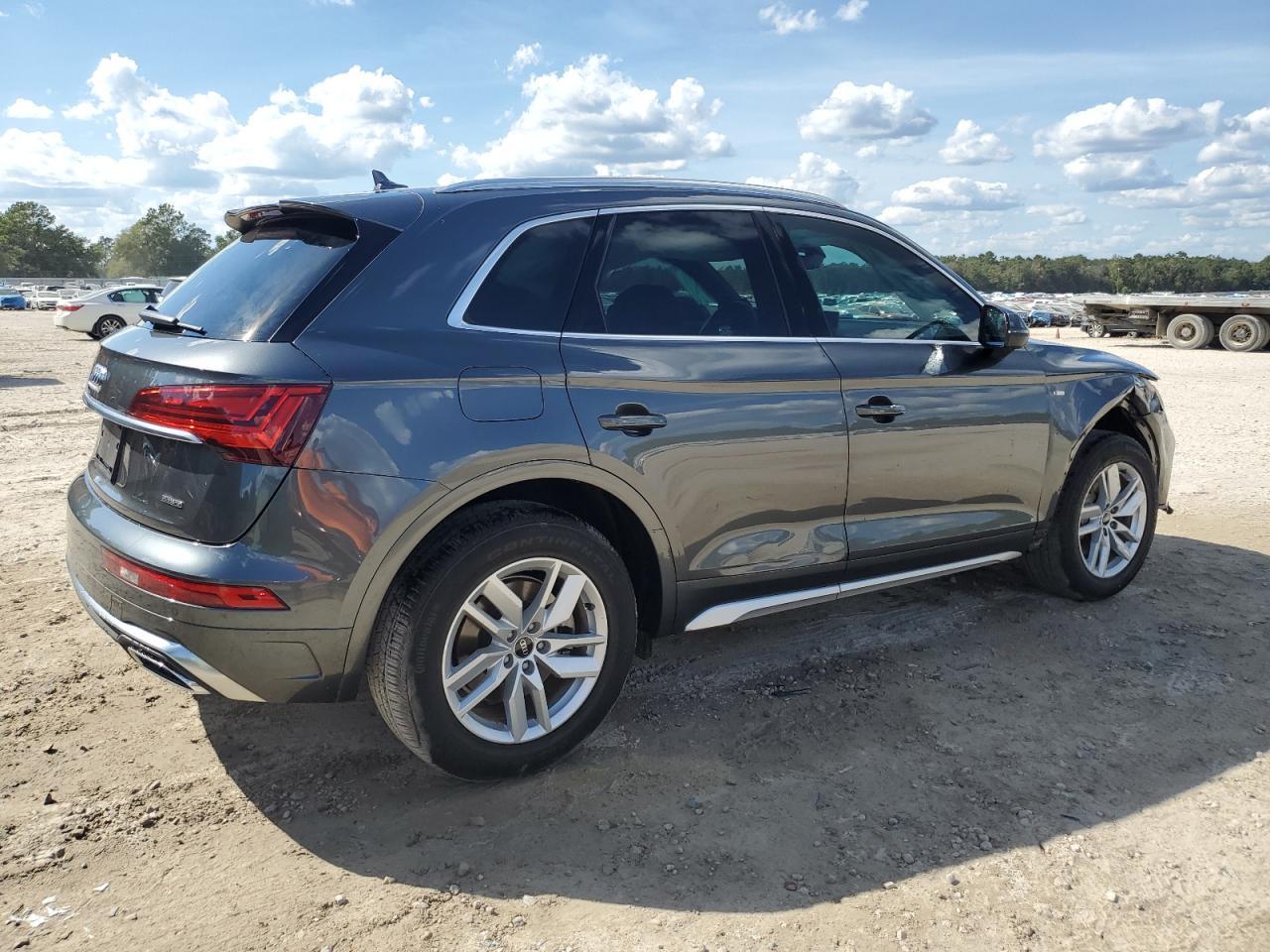 2023 Audi Q5 Premium 45 - Фото 3