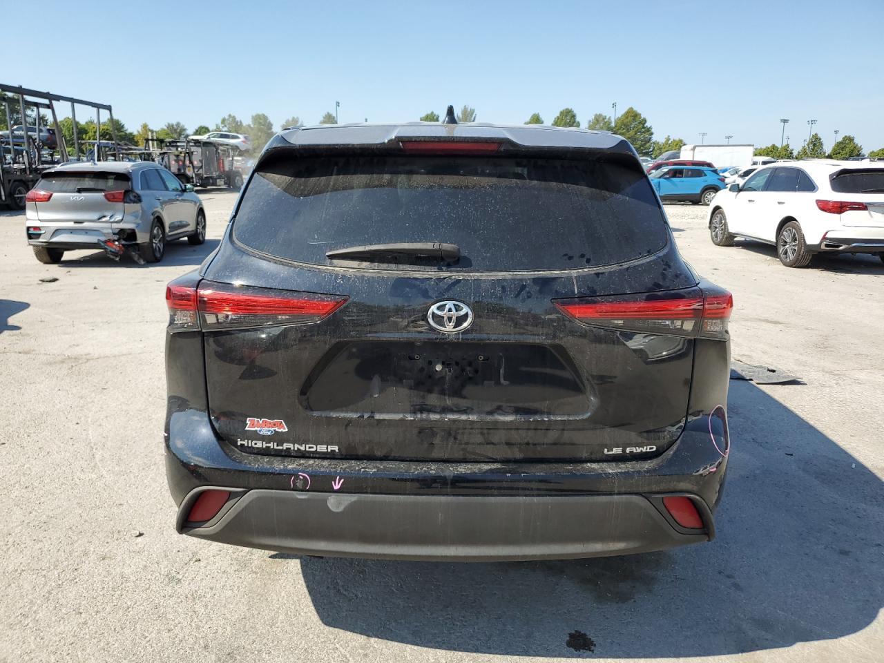 2020 Toyota Highlander L - Image 6