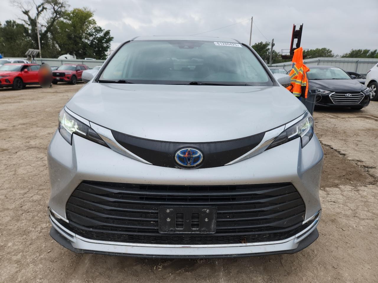 2022 Toyota Sienna Xle - Фото 5
