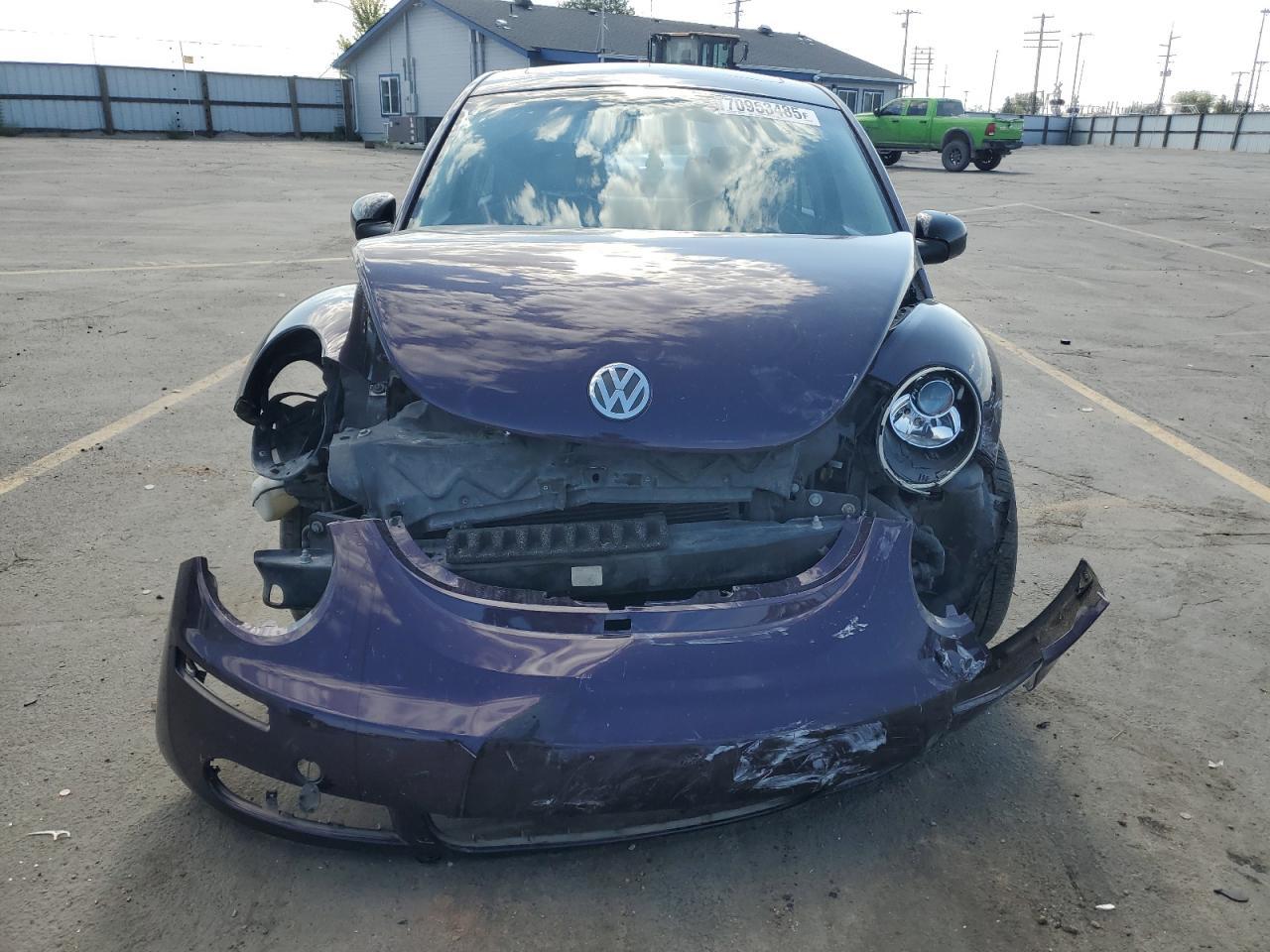 2009 Volkswagen New Beetle S - Image 5