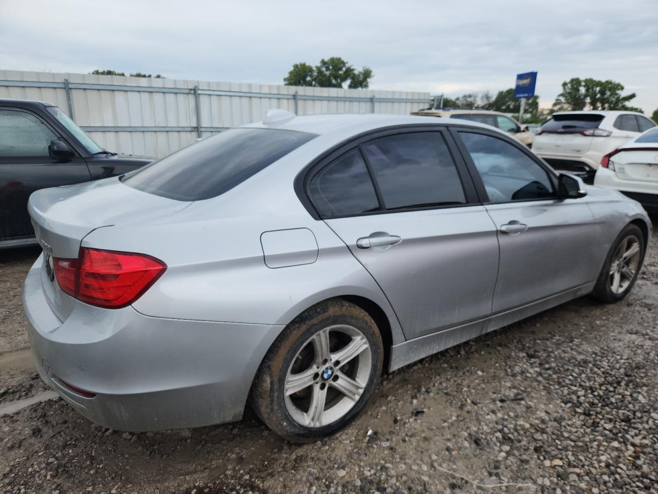2013 BMW 328 I - Фото 3