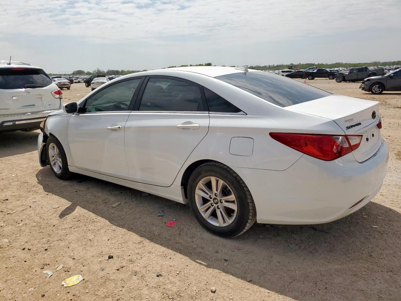 2013 Hyundai Sonata Gls - Image 2