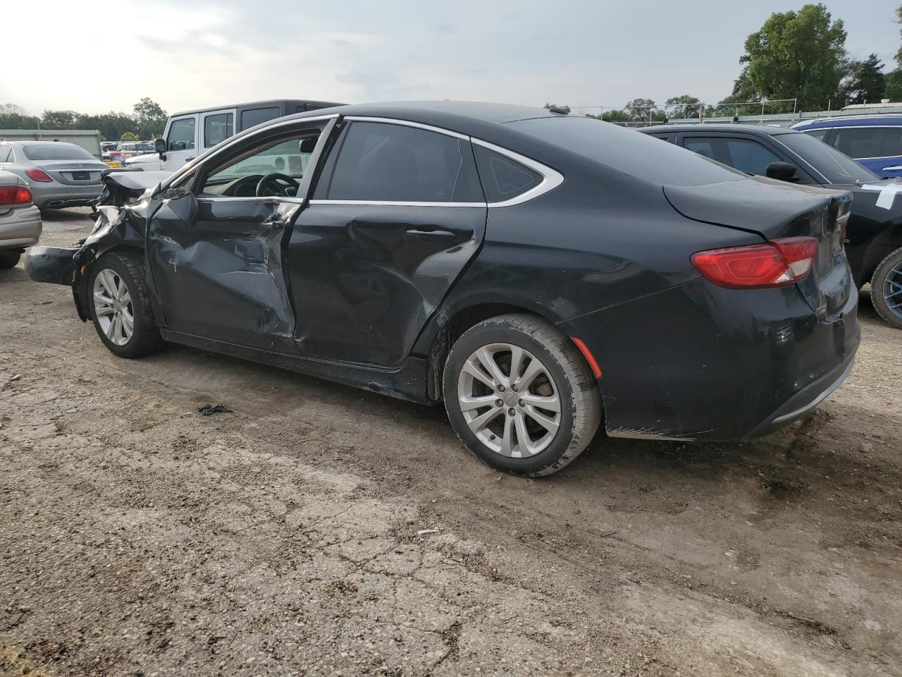 2016 Chrysler 200 Limited - Image 2