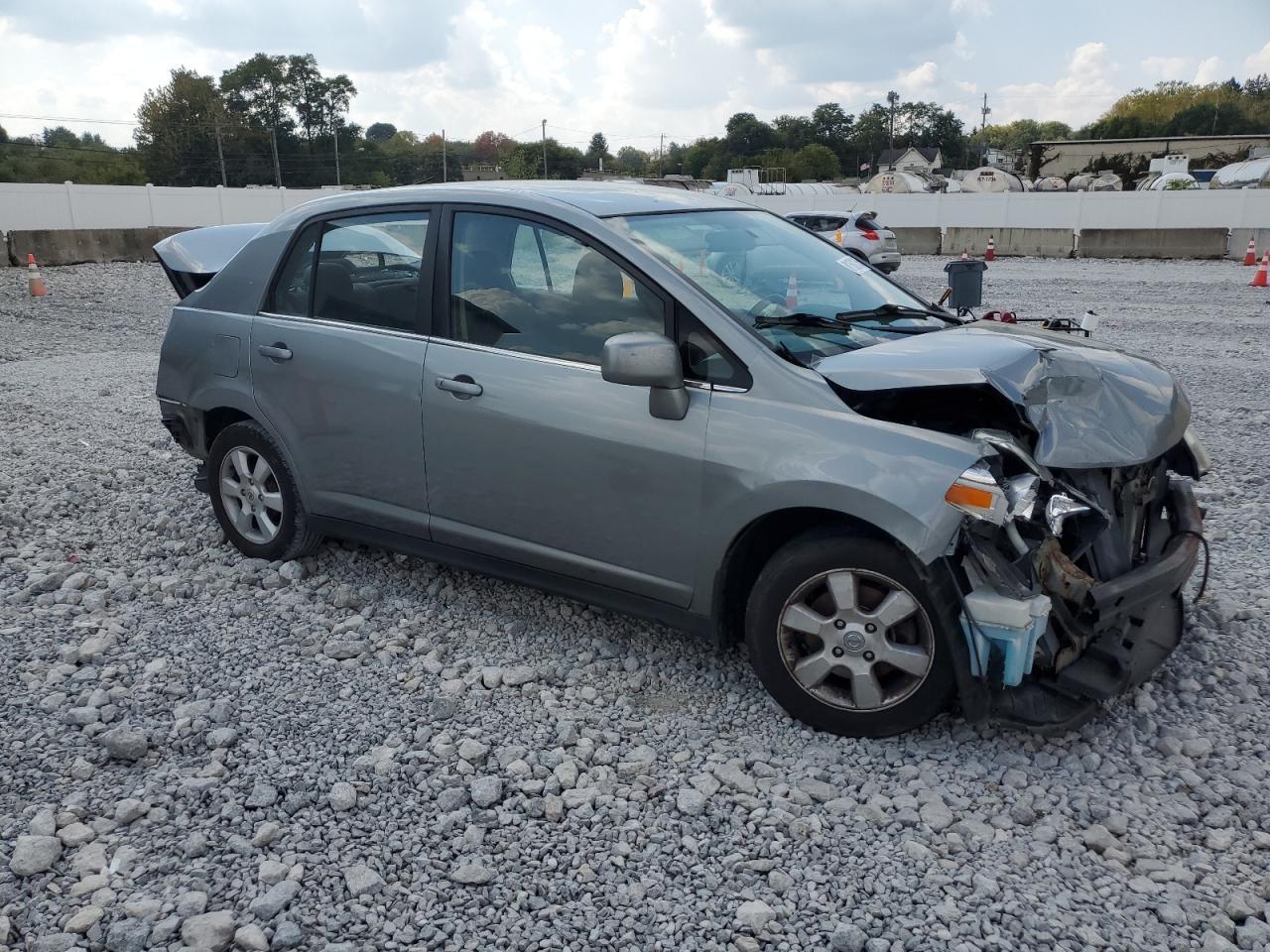 2009 Nissan Versa S - Image 4