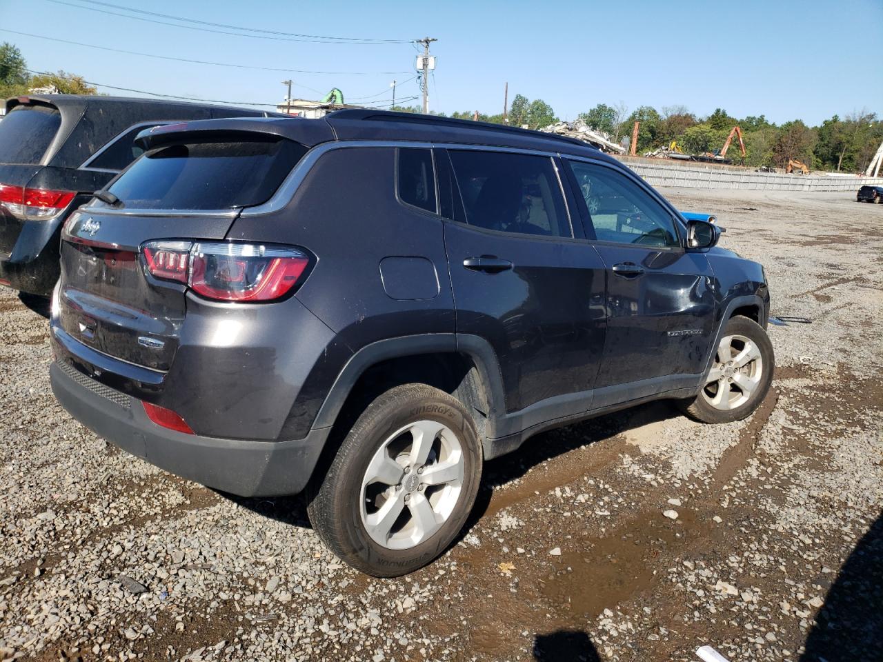 2021 Jeep Compass Latitude - Image 3