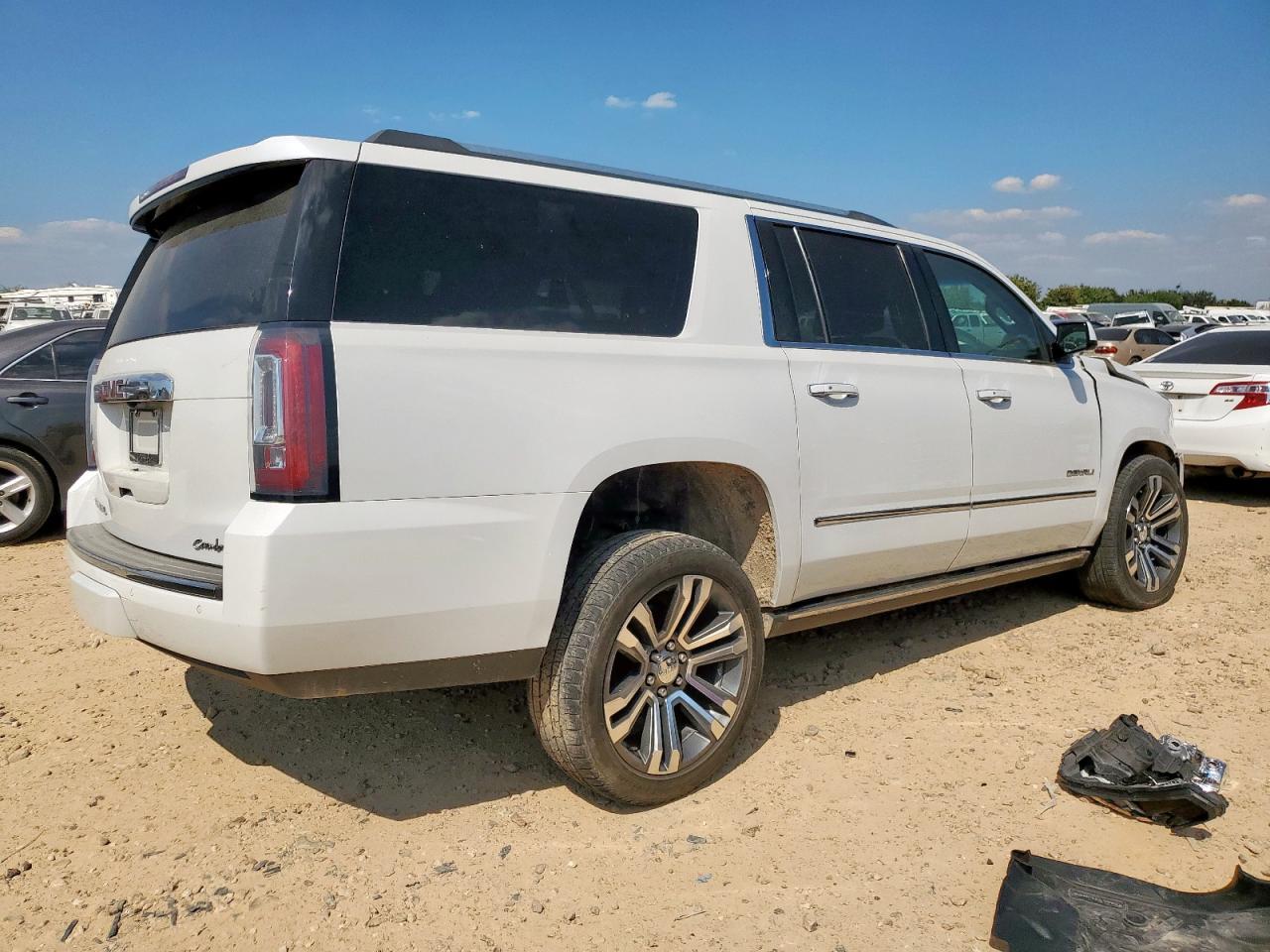 2018 GMC Yukon Xl Denali - Фото 3