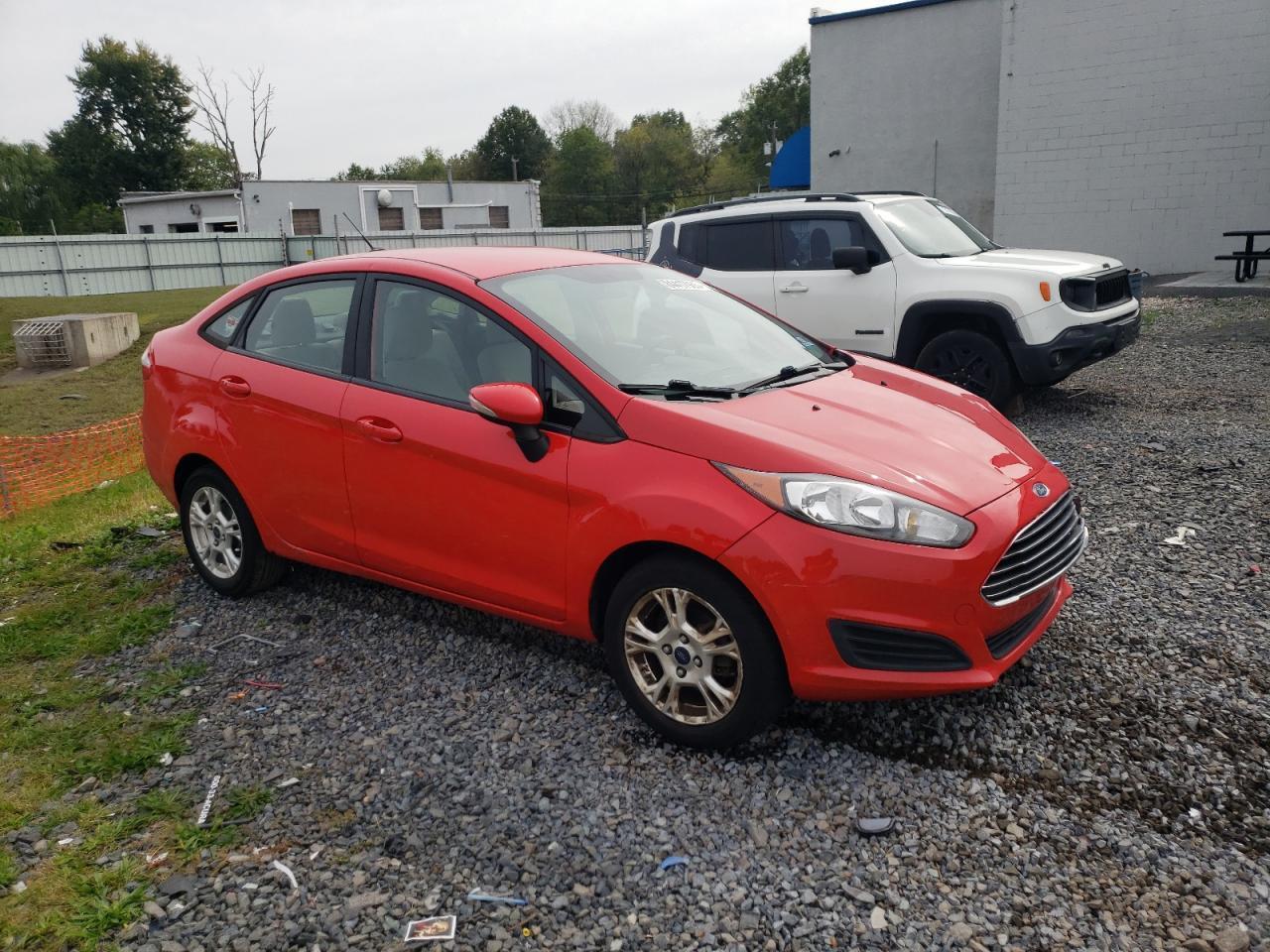 2015 Ford Fiesta Se - Фото 4