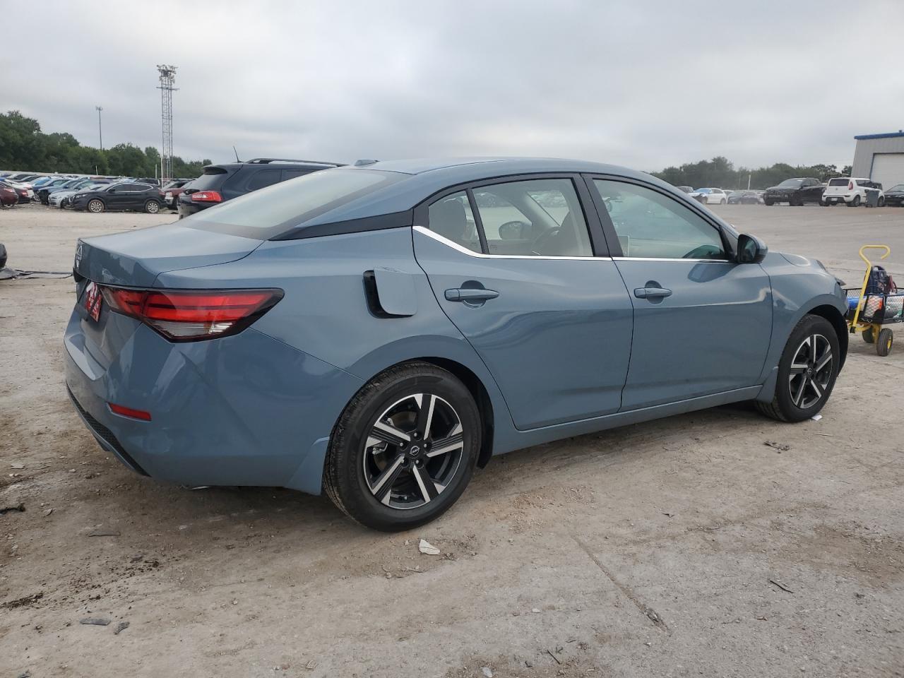 2025 Nissan Sentra Sv - Image 3