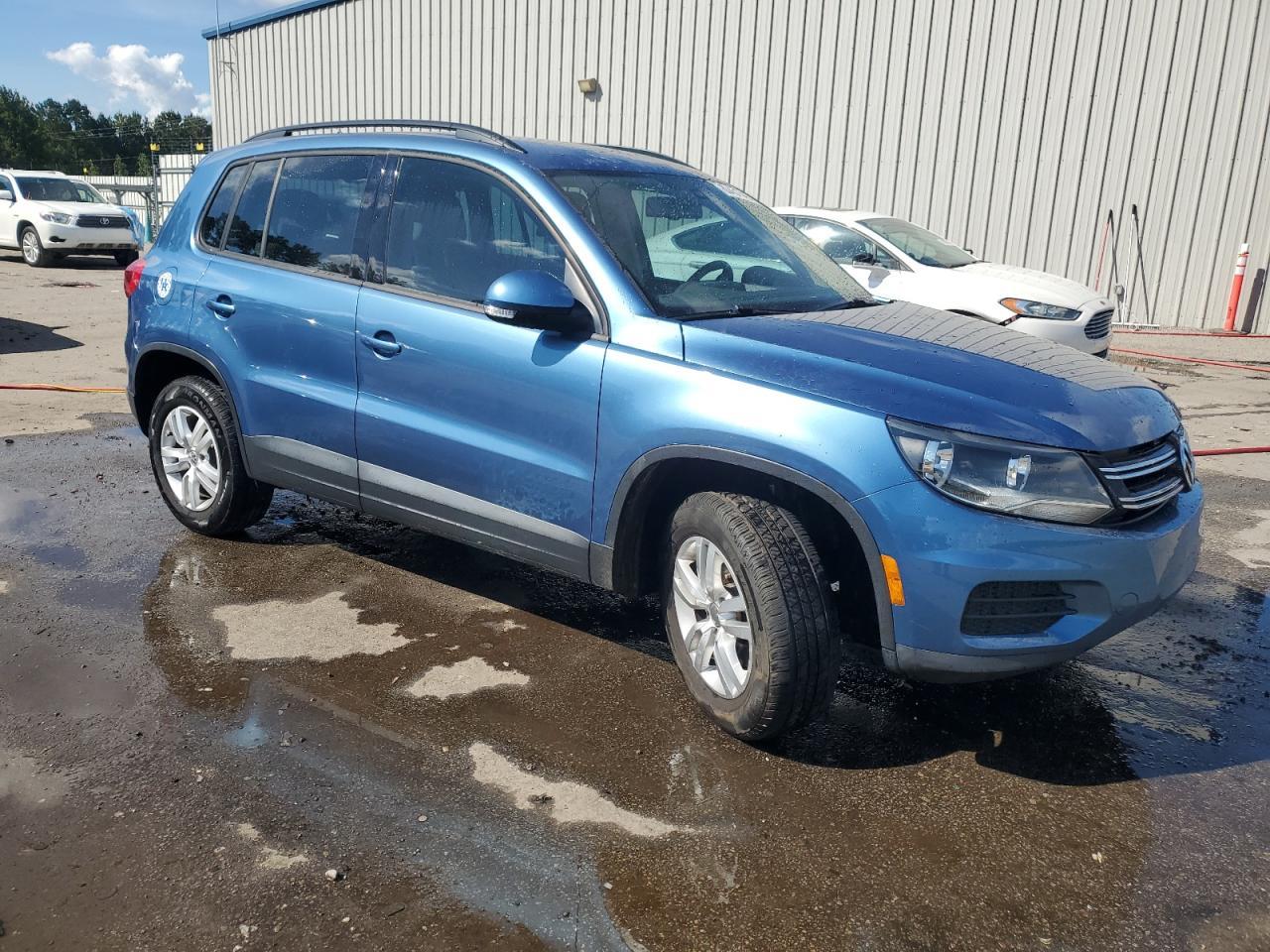 2017 Volkswagen Tiguan S - Image 4