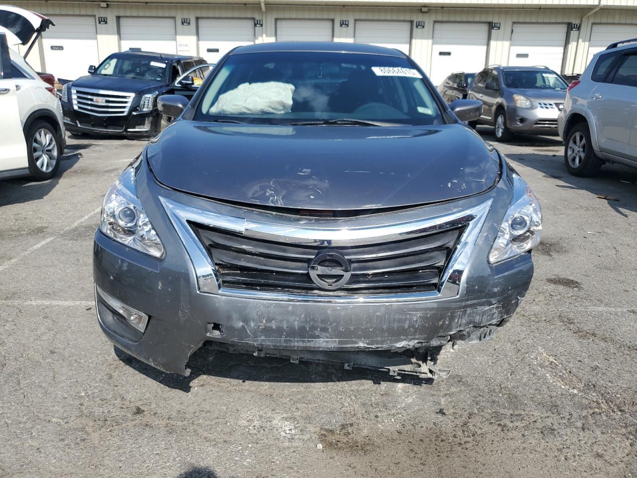2015 Nissan Altima 2.5 - Image 5