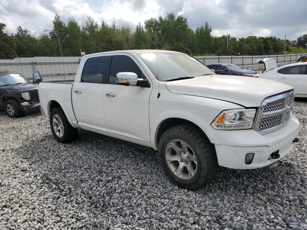 2017 Ram 1500 Laramie - Фото 4