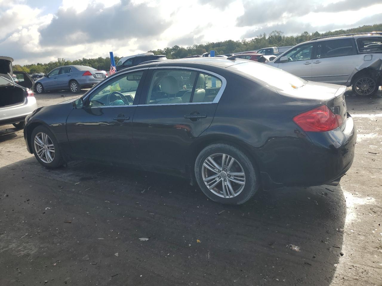 2011 Infiniti G37 - Image 2