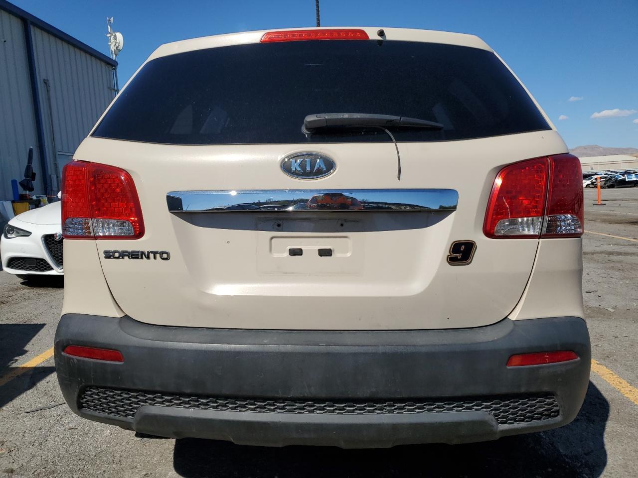 2011 Kia Sorento Base - Фото 6