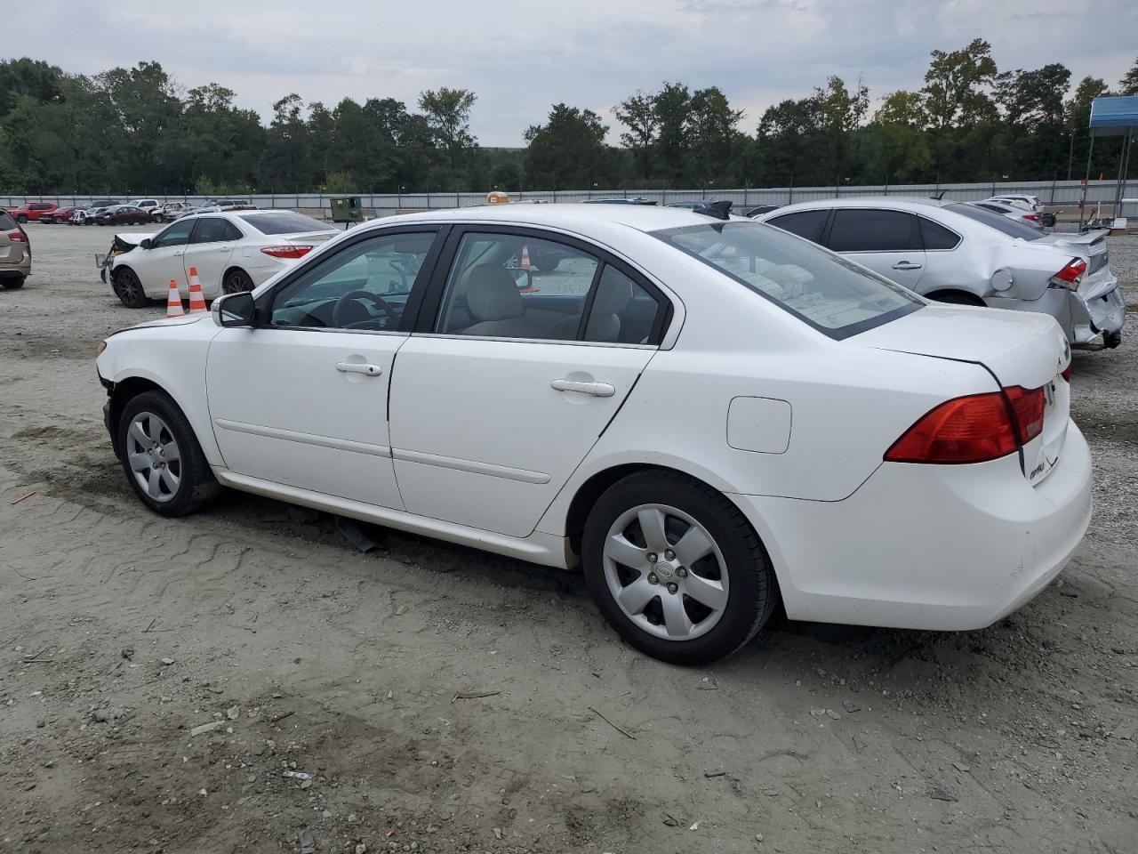 2010 Kia Optima Lx - Image 2