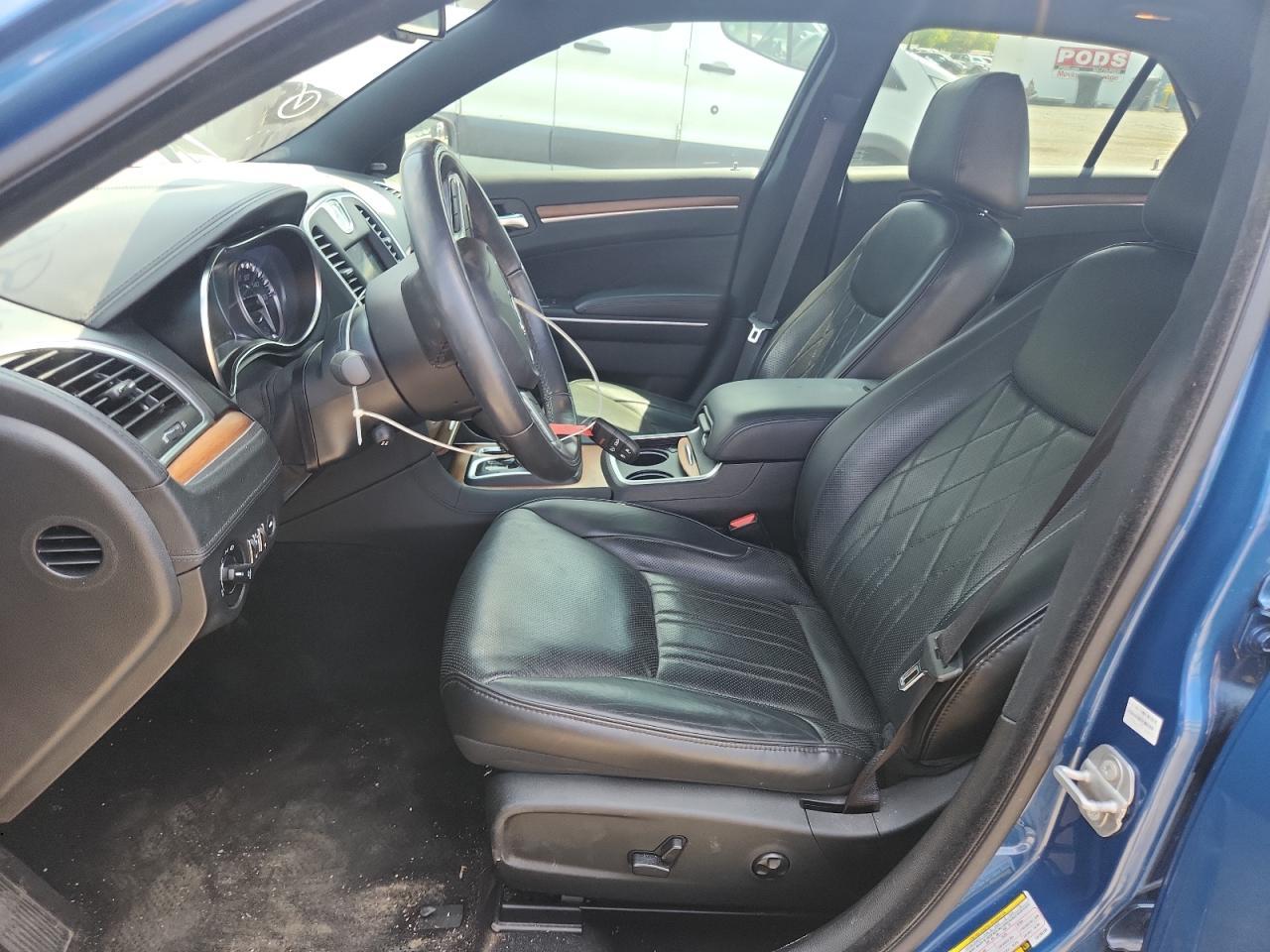 2020 Chrysler 300C - Фото 7