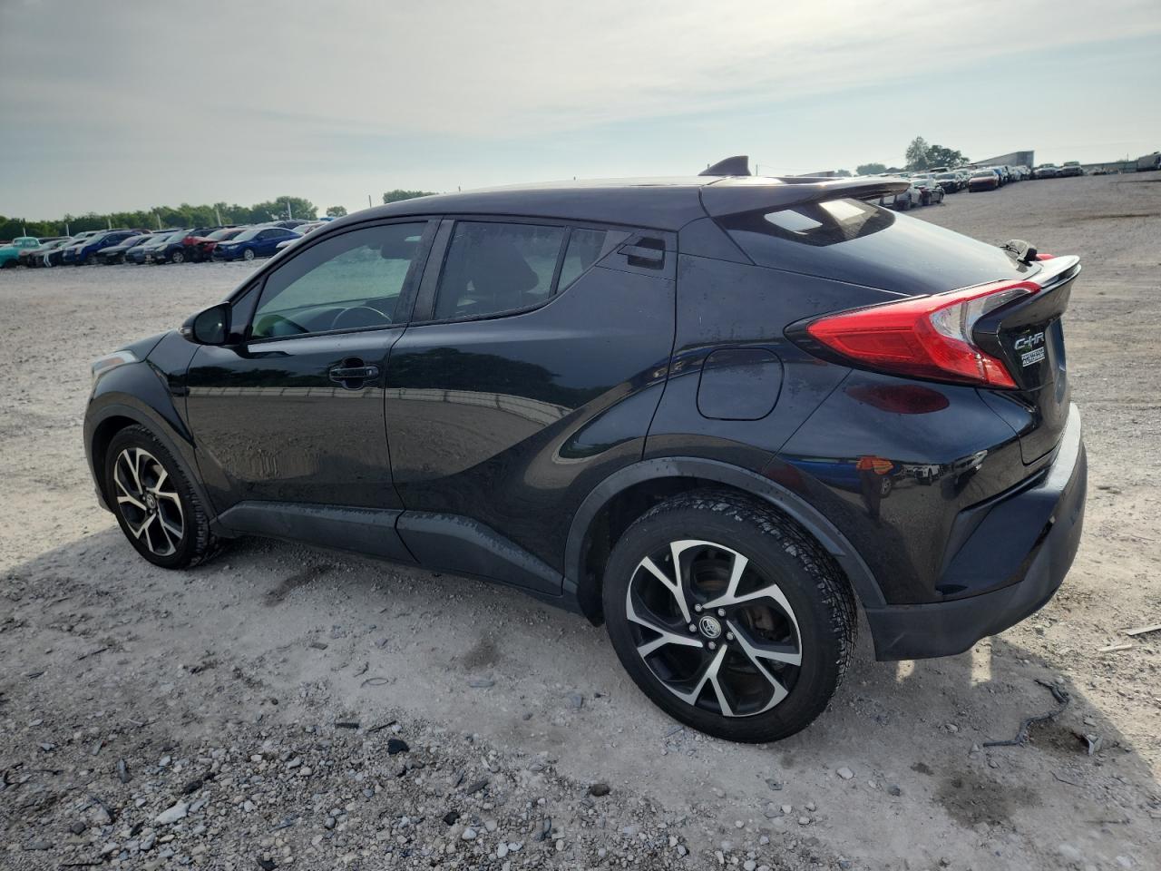 2018 Toyota C-Hr Xle - Image 2