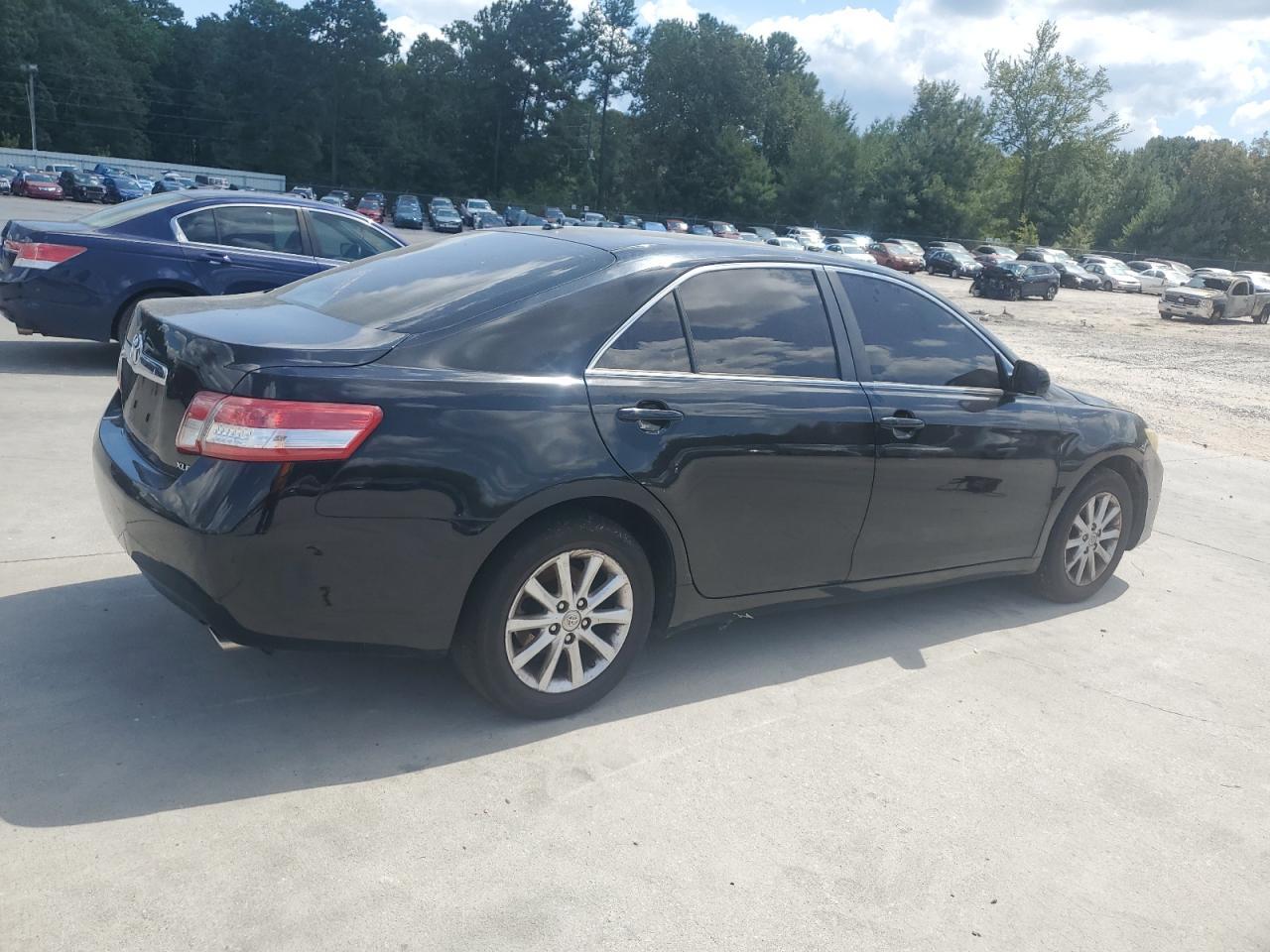 2010 Toyota Camry Se - Фото 3