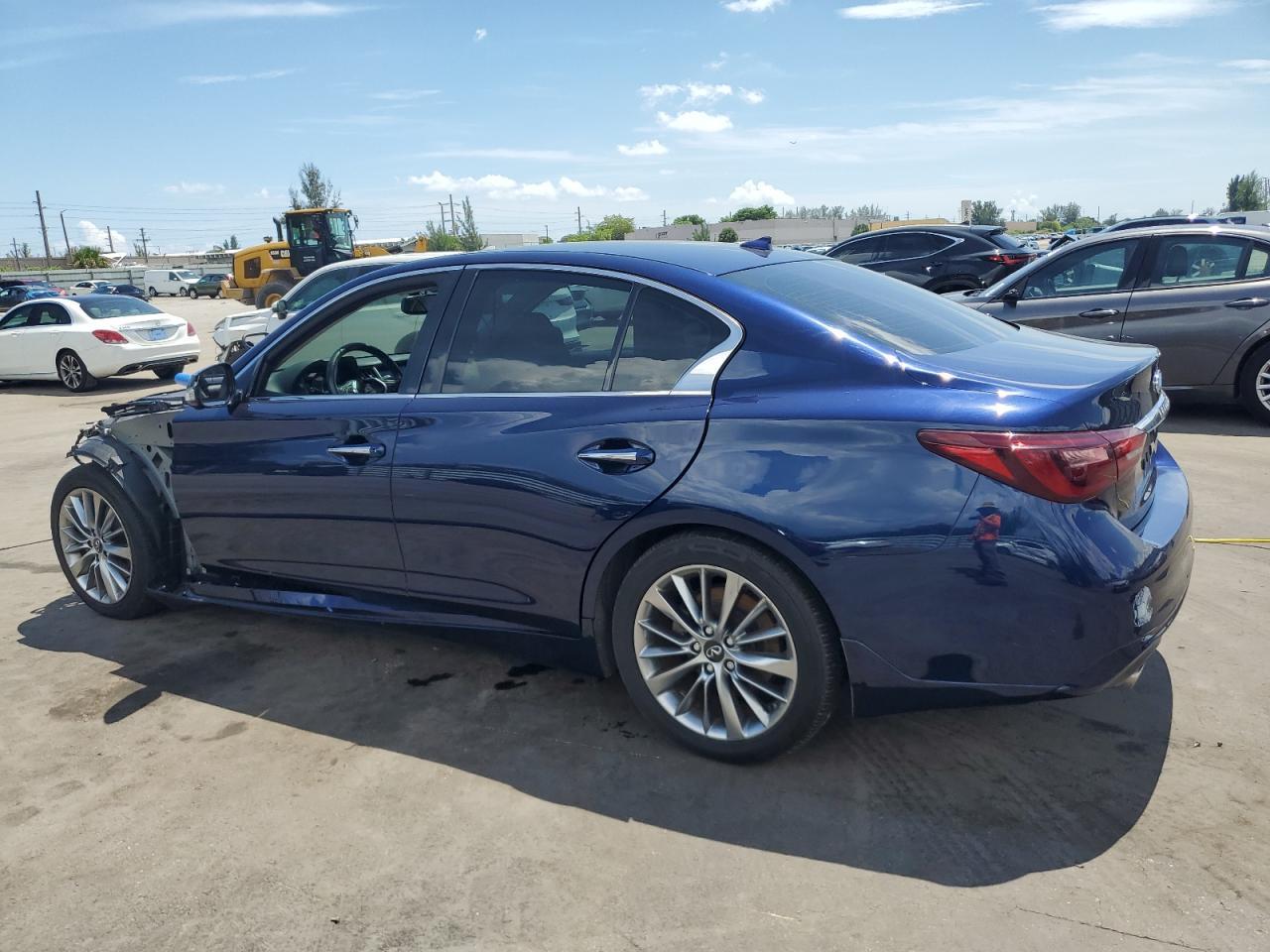 2022 Infiniti Q50 Luxe - Фото 2